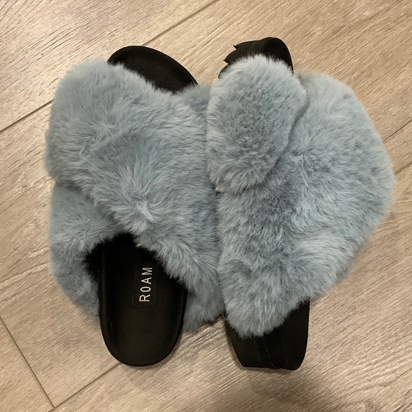 ROAM Cloud Slippers Icy Blue Faux Fur Size 11 EU 41 - Picture 8 of 11